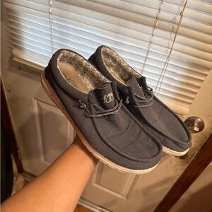 Hey Dude Wally size 10